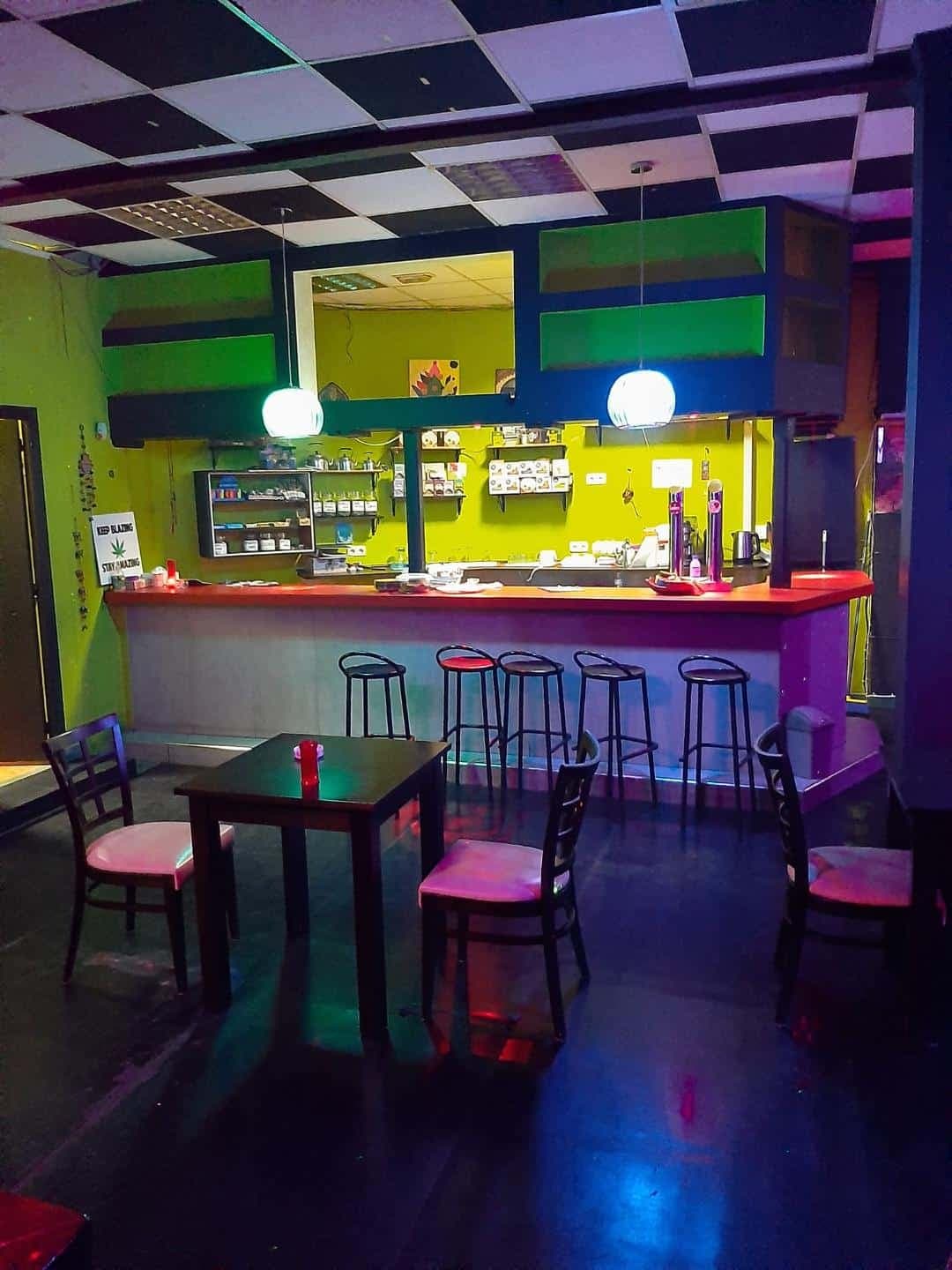 WEED ART CANNABIS CLUB Torremolinos M&Aacute;LAGA