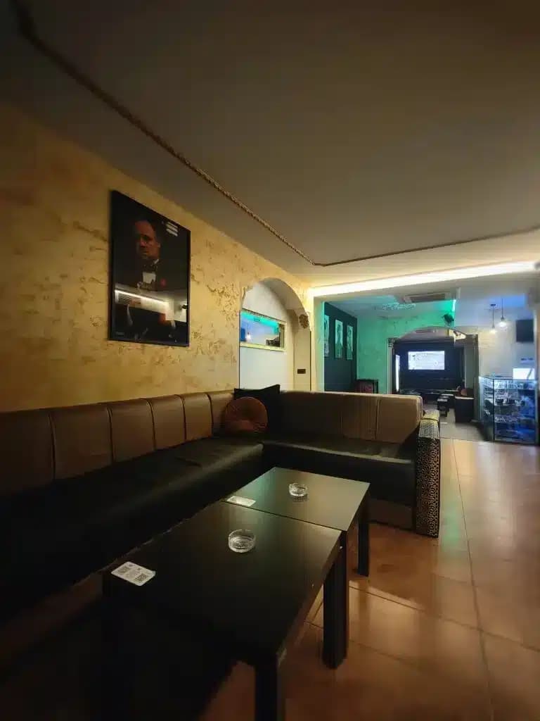 La Diez Social Club
