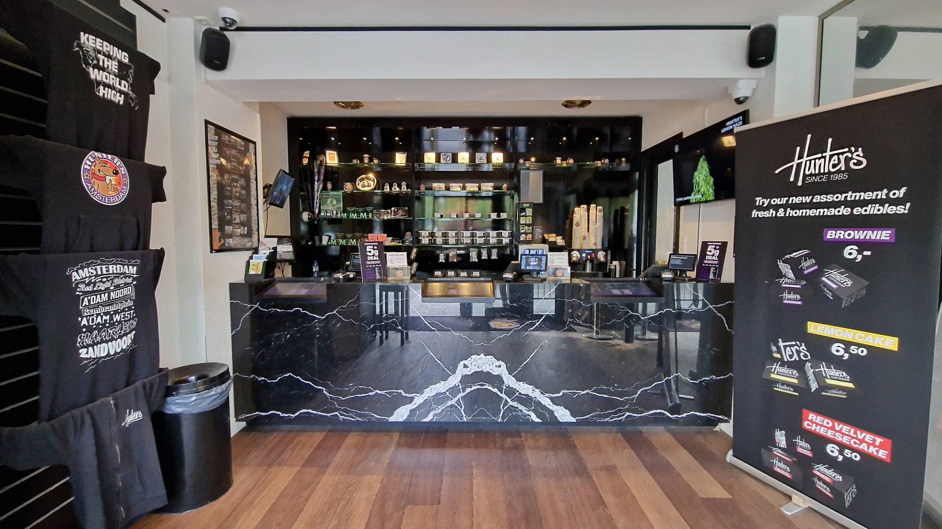 Hunters Coffeeshop/Bros 2