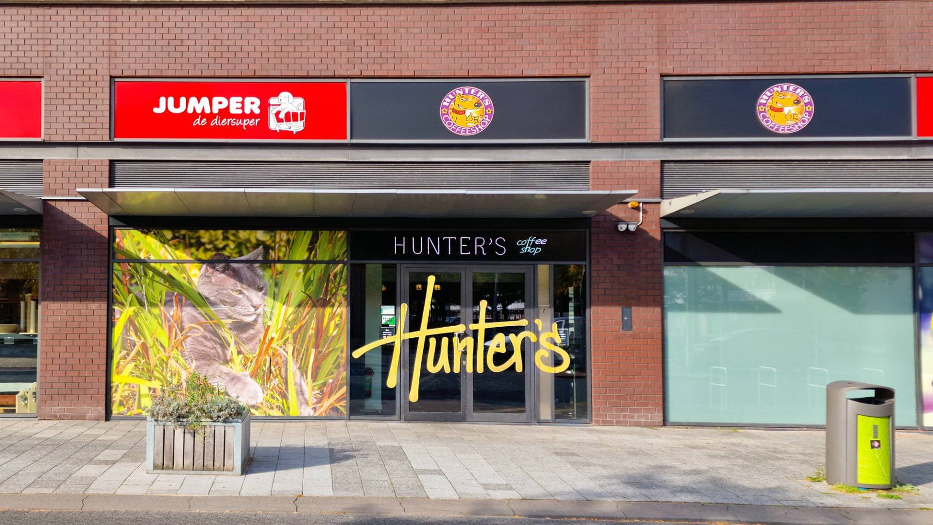 Hunters Coffeeshop/Bros 3