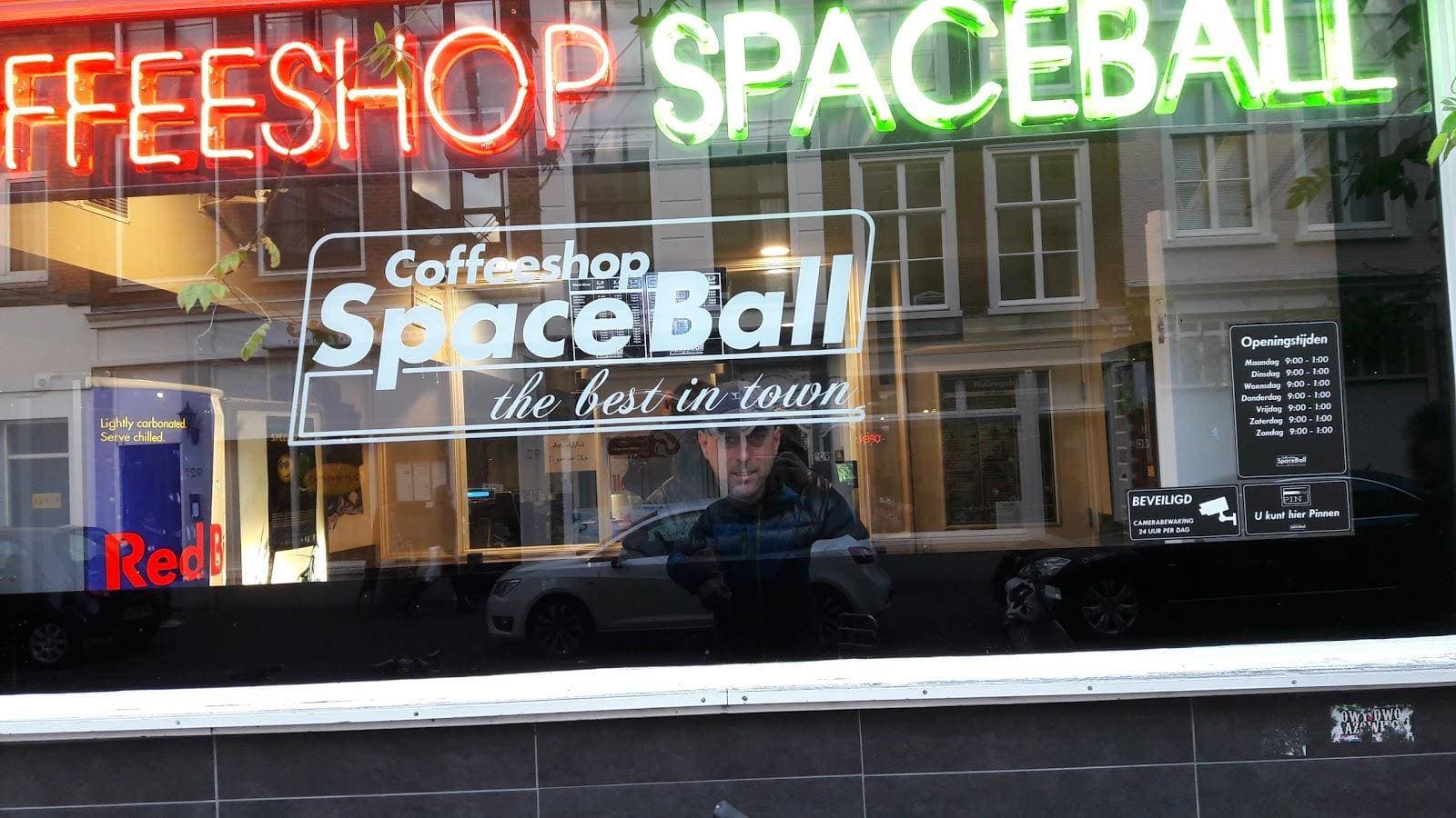 Coffeeshop Space Ball 2