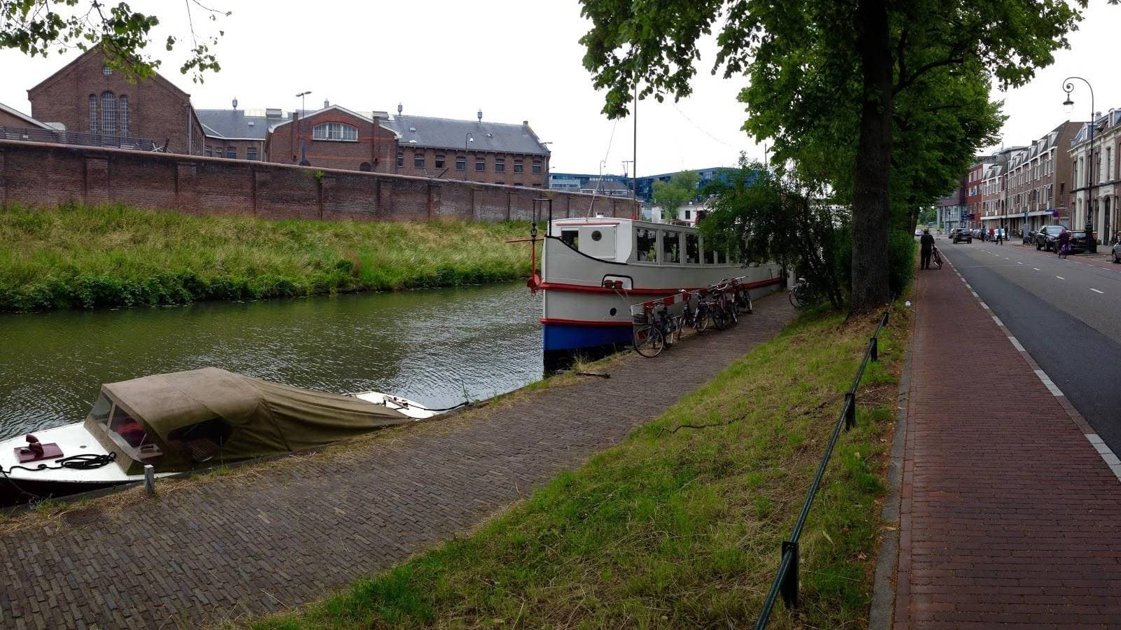 Culture Boat | Coffeeshop & Seed Shop 5